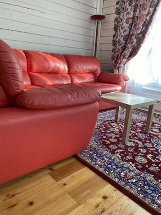 Гостевой дом Усадьба Демидова Листвянка Семейный блок из 3 комнат: две спальни и гостиная-2