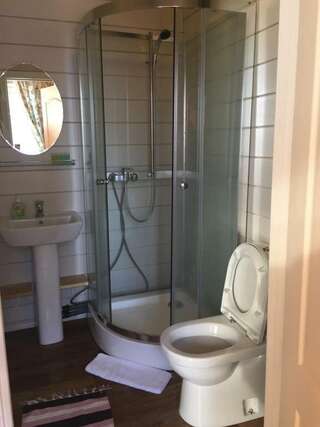 Гостевой дом Усадьба Демидова Листвянка 2-местный номер стандарт (с завтраком)-10