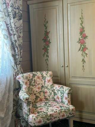 Гостевой дом Усадьба Демидова Листвянка Гостевая комната ДЕЛЮКС-2